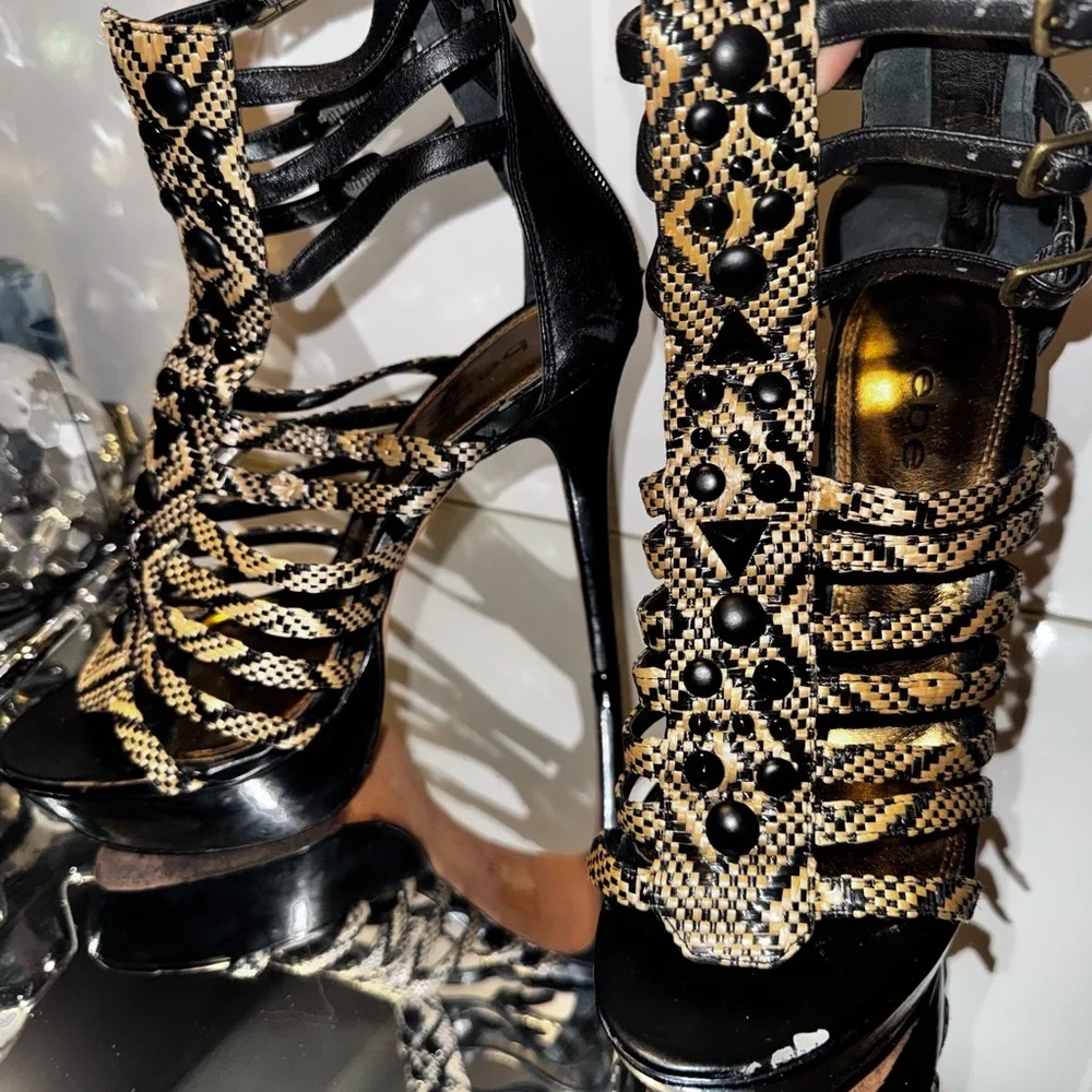 Bebe Aztec/gladiator Raffia sandal - Picture 8 of 11
